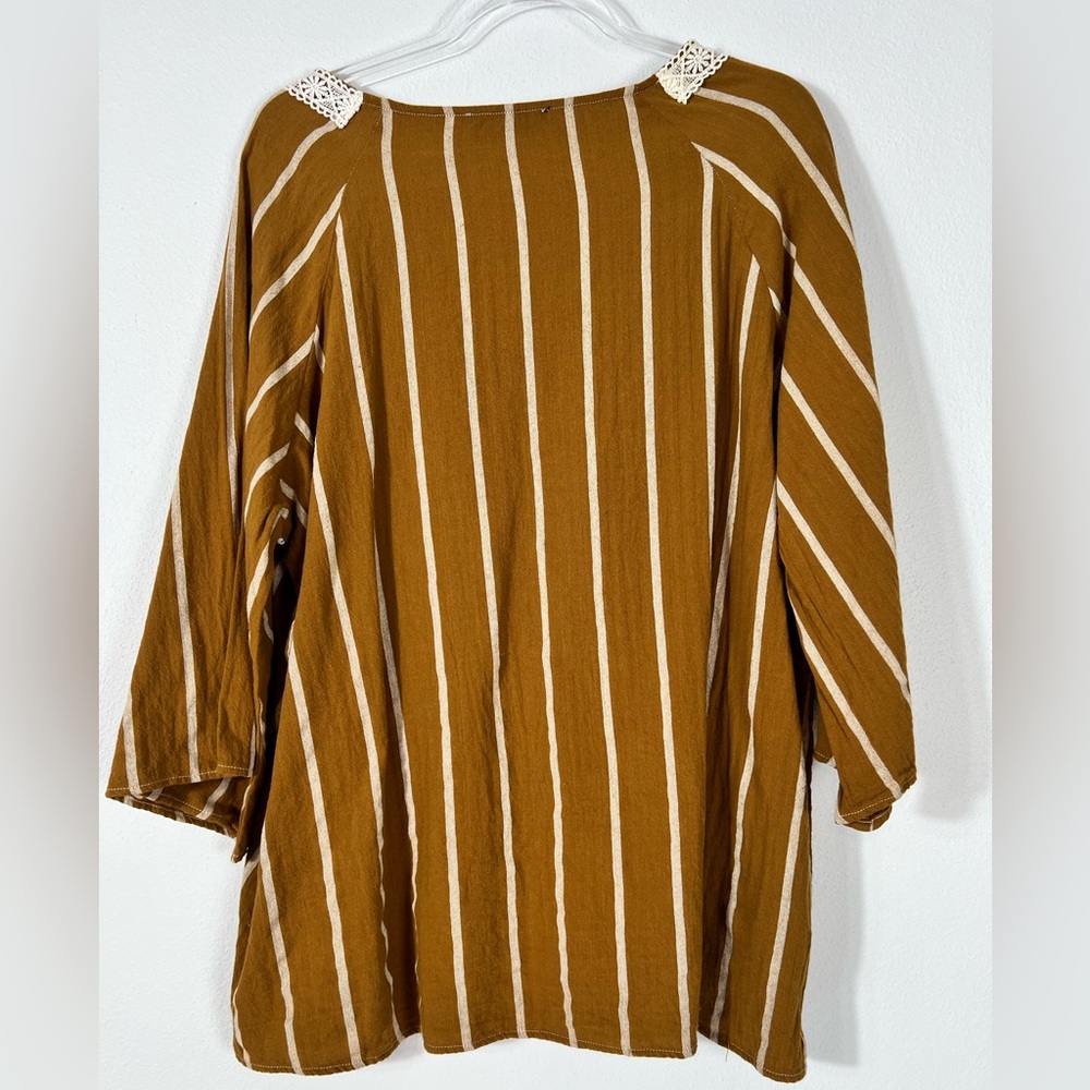 Suzanne Betro Short Sleeve V-Neck Lace Trimmed Blouse Mustard Brown‎ 3X - Picture 2 of 7